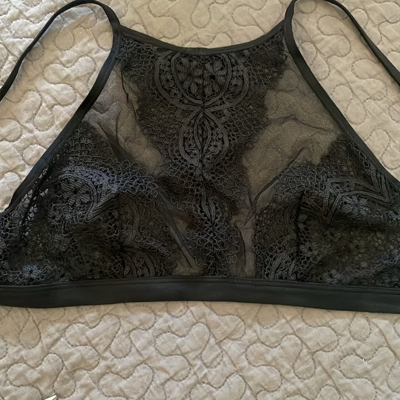 Victoria's Secret Body Collection Black Lace Mesh Sexy Bralette NWT Medium - Picture 9 of 9